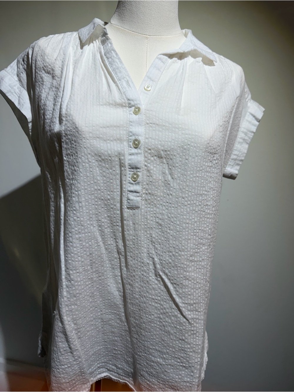 beachlunchlounge White Short-Sleeve Button Placket Top